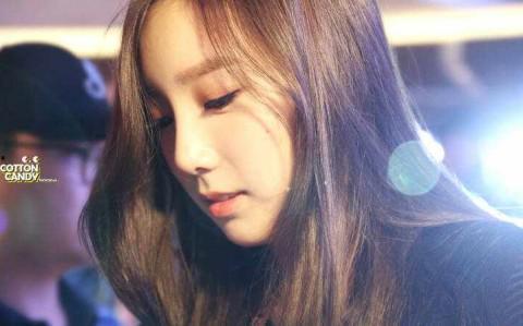 金泰妍早期搞笑照片,可爱笑容解锁青春回忆